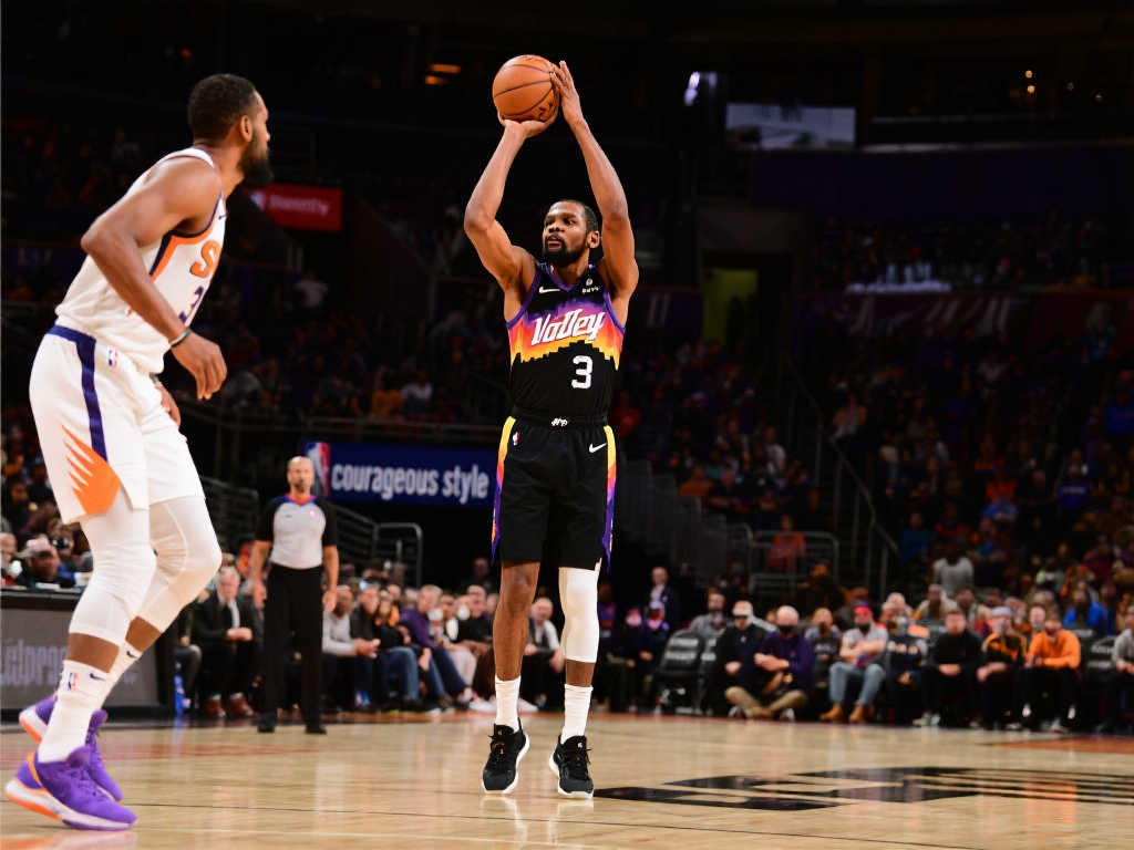 英足總官方：曼聯對陣富勒姆時球員圍堵裁判罰款6.5萬鎊！.